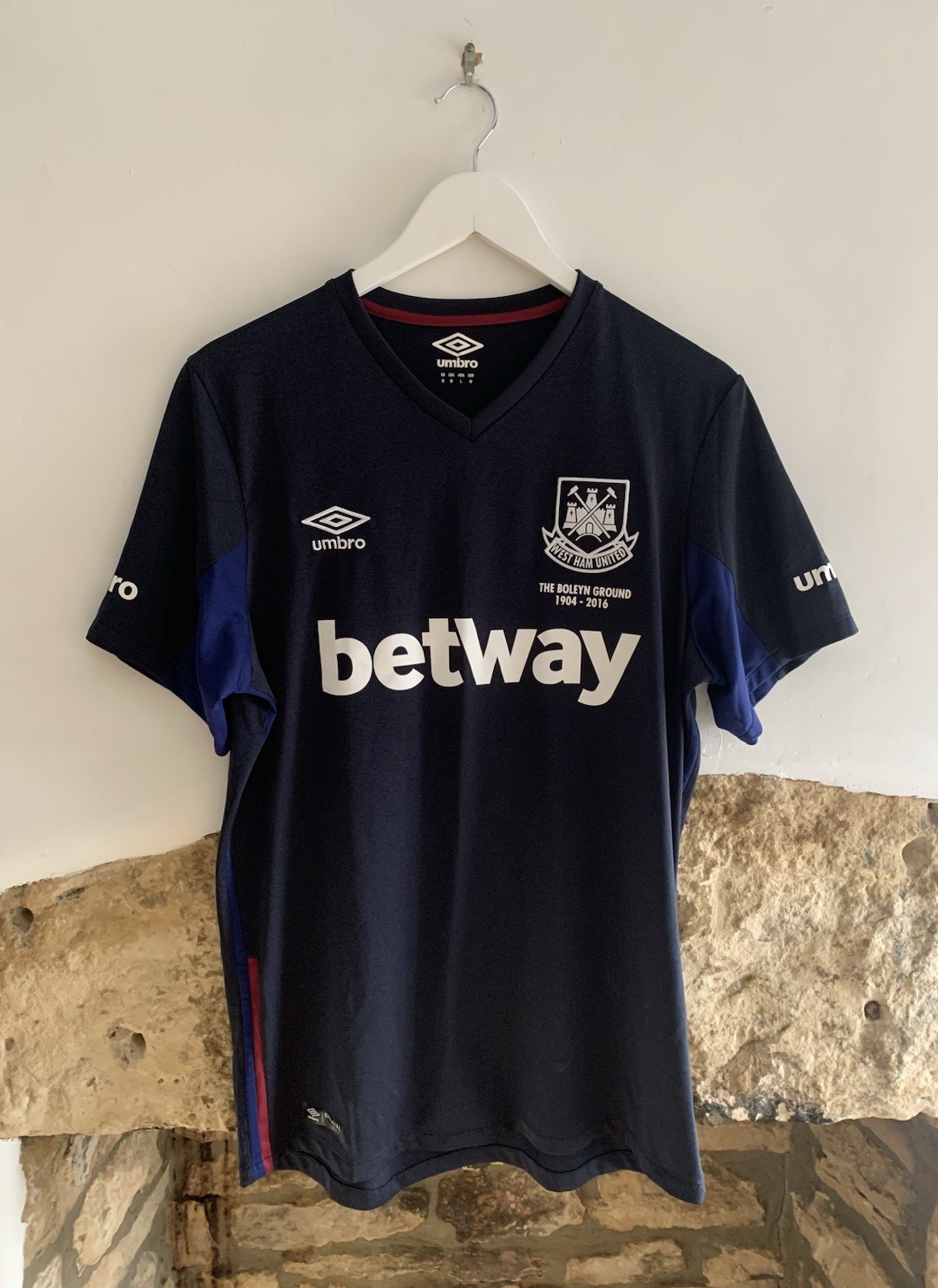 West Ham United Men’s football shirt rare Umbro 2015-16 Third Shirt UK Medium for sale on Ebay