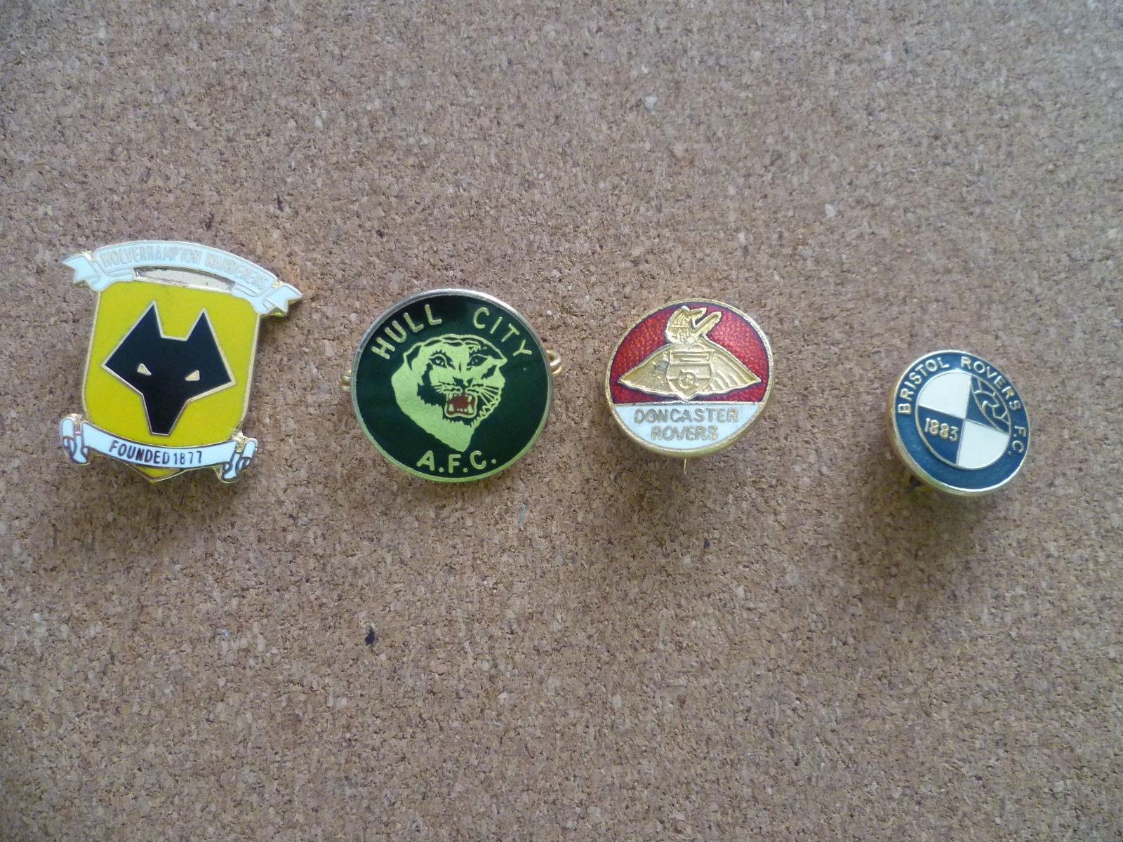 17 FOOTBALL BAGES (LEAGUE & NON LEAGUE, DONCASTER,ORIENT,WOLVES,ALDERSHOT, HULL for sale on Ebay