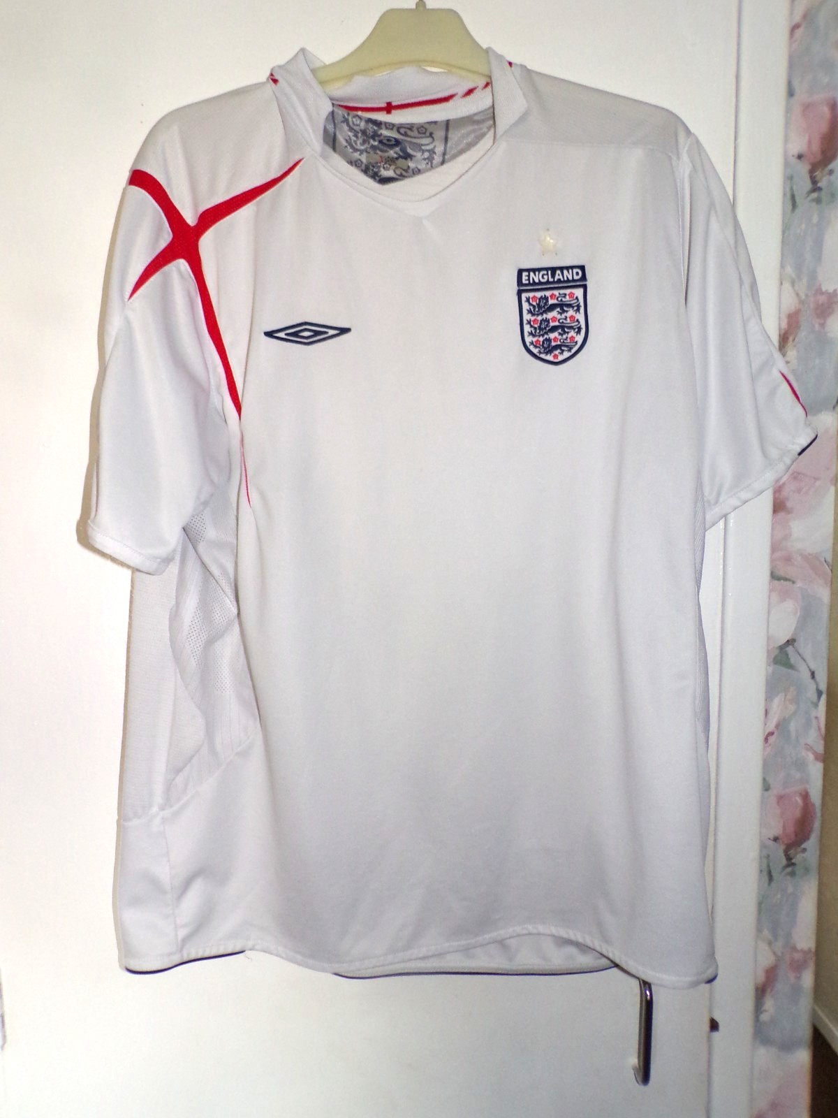 england umbro year 2005-07 home football shirt xxl good cond for sale on Ebay