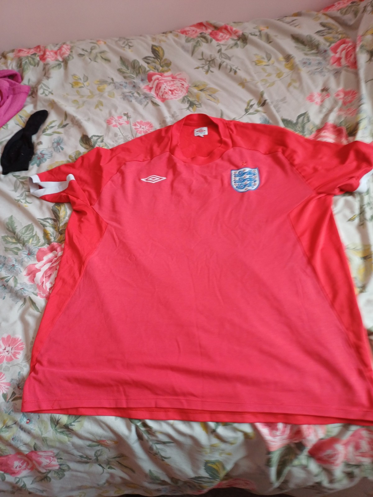 Umbro England Red Shirt Size 50 for sale on Ebay