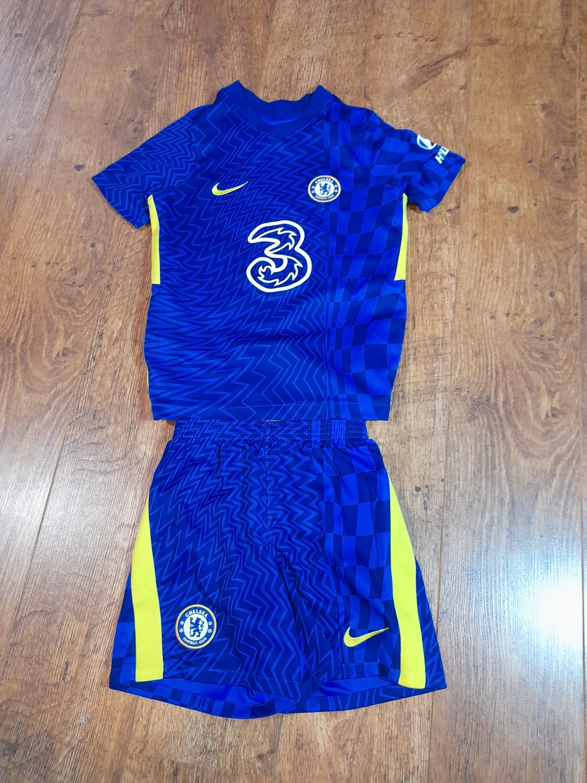chelsea football club kit shirt shorts boys 8 to 10 years for sale on Ebay