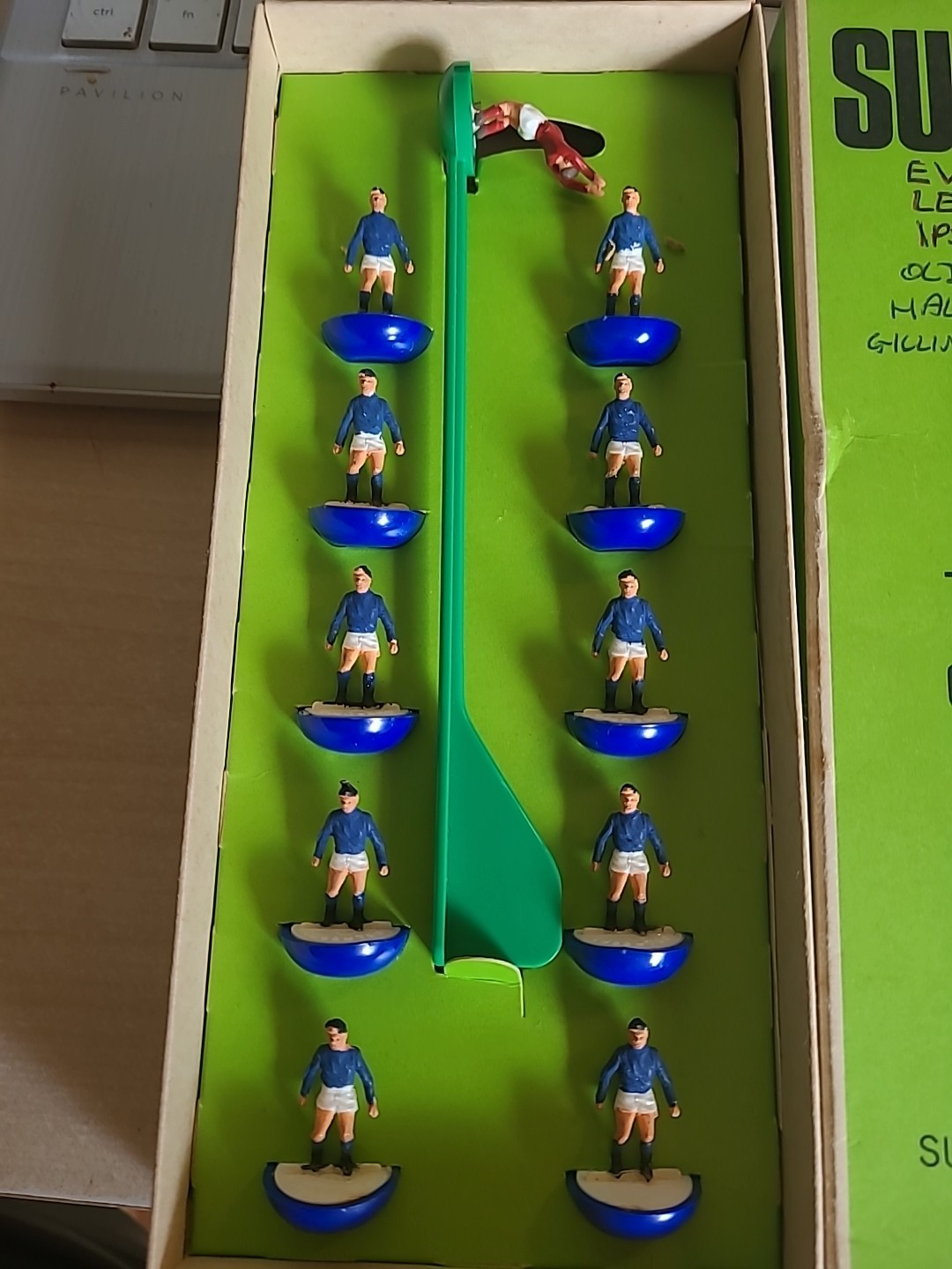 Subbuteo Hw Team Ref 2 Everton,  Gillingham, Leicester City Etc Vgc for sale on Ebay