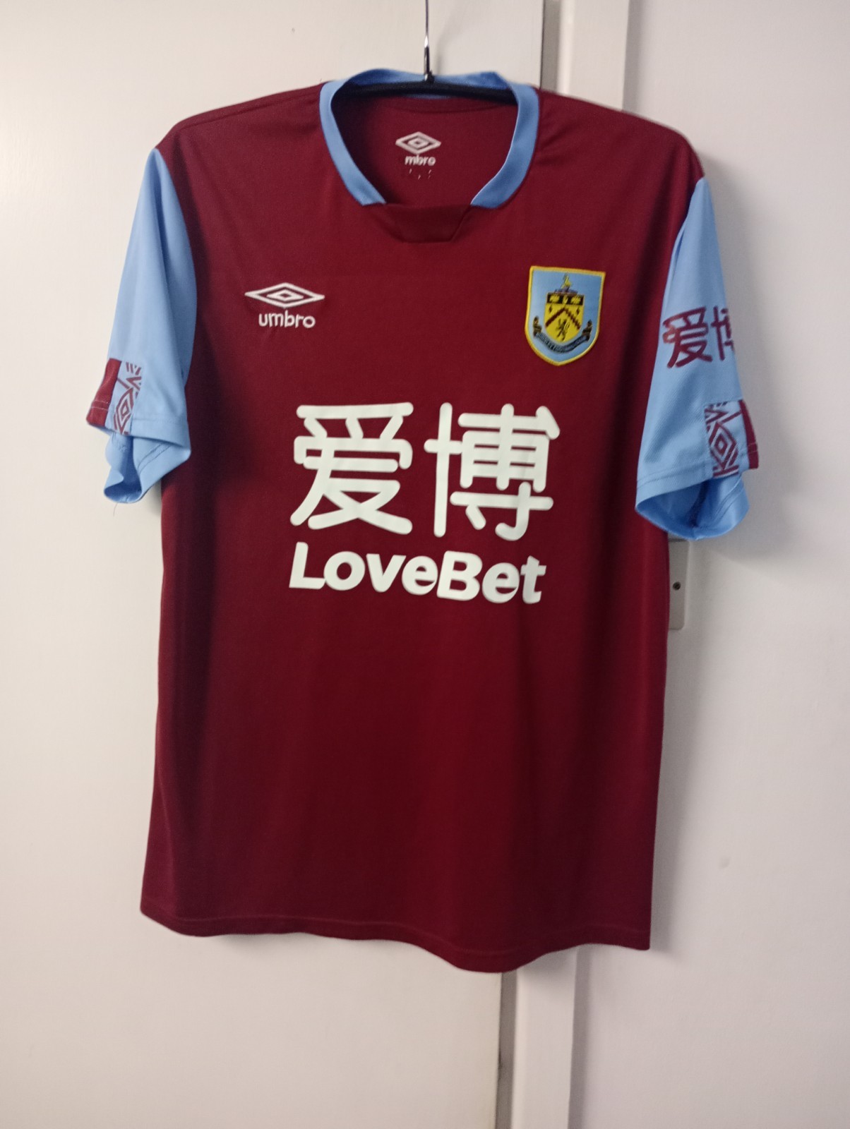 BURNLEY HOME 2019-20 FOOTBALL SHIRT BY UMBRO SIZE XL 42/44