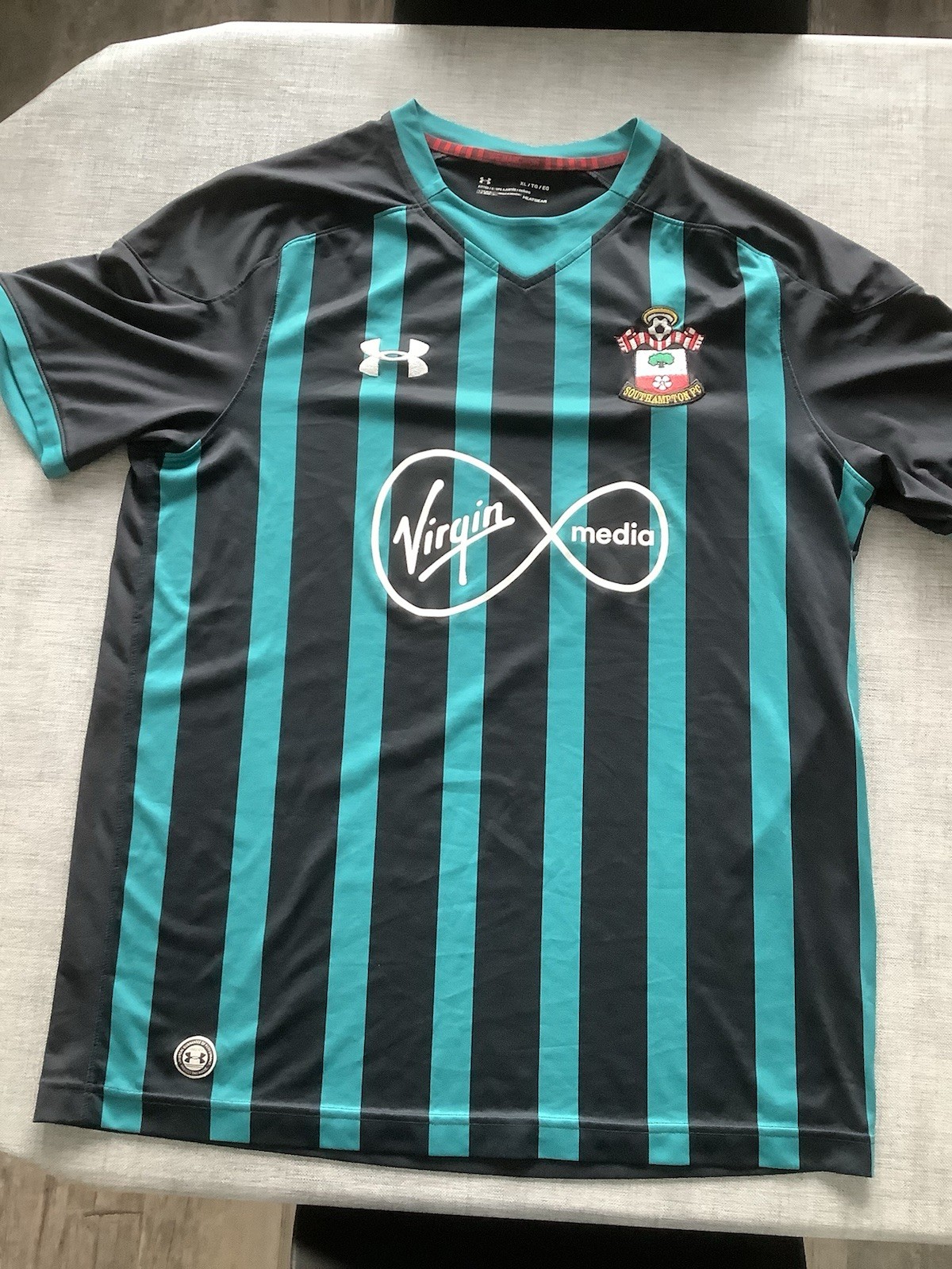 Southampton FC Men’s 2017 XL Away Football Shirt Very Good Condition for sale on Ebay