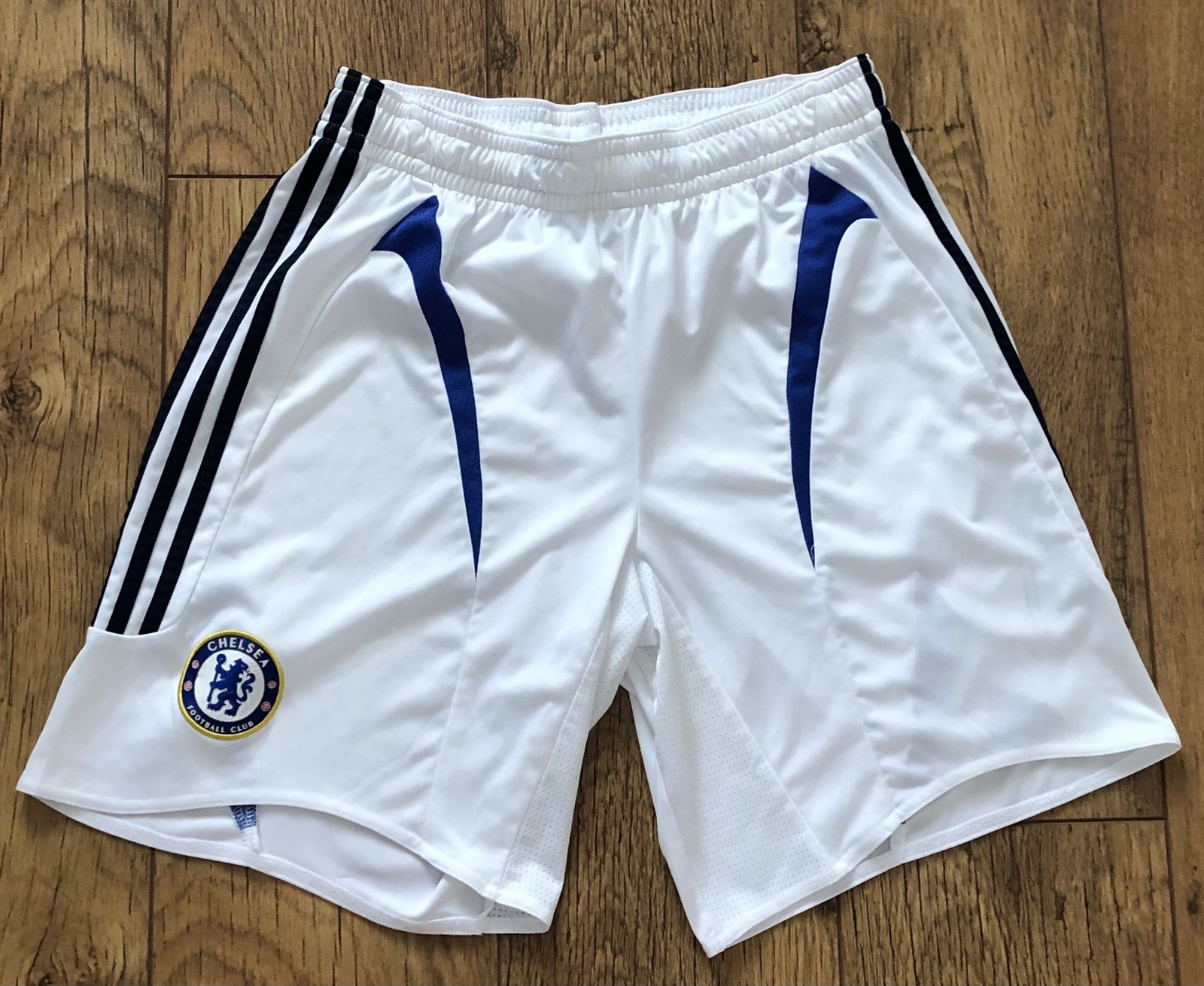 OFFICIAL ADIDAS VINTAGE CHELSEA MEN’S AWAY FOOTBALL SHORTS 2007 SIZE 36” WAIST for sale on Ebay