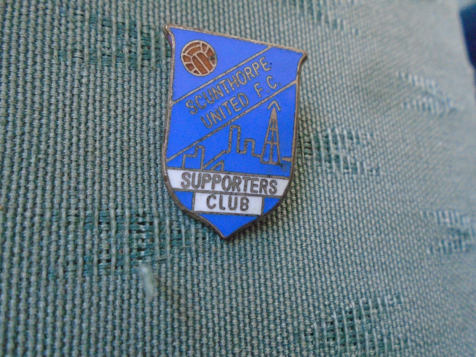 VINTAGE SCUNTHORPE UNITED FOOTBALL CLUB SUPPORTERS CLUB - ENAMEL PIN BADGE ALLEN for sale on Ebay