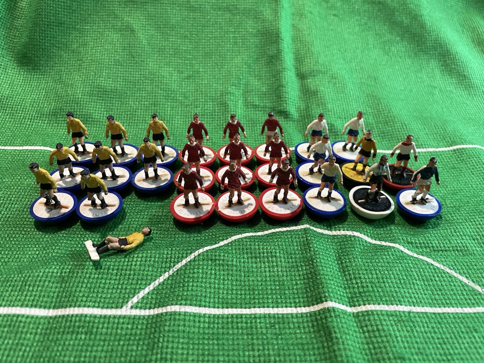 Job Lot HW Subbuteo Players. Bundle Subbuteo HW Team Players for sale on Ebay