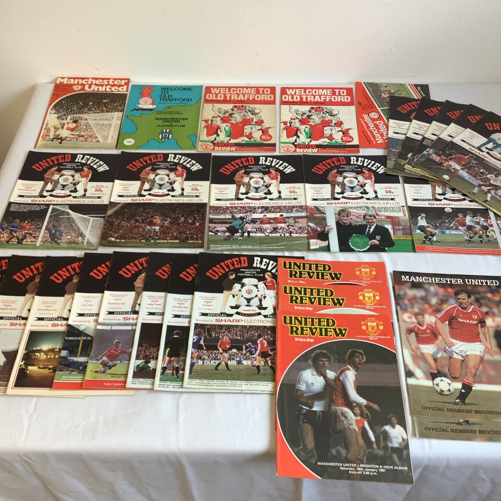 27x Manchester United Man Utd Football Official Programmes 70’s 80’s Bundle for sale on Ebay