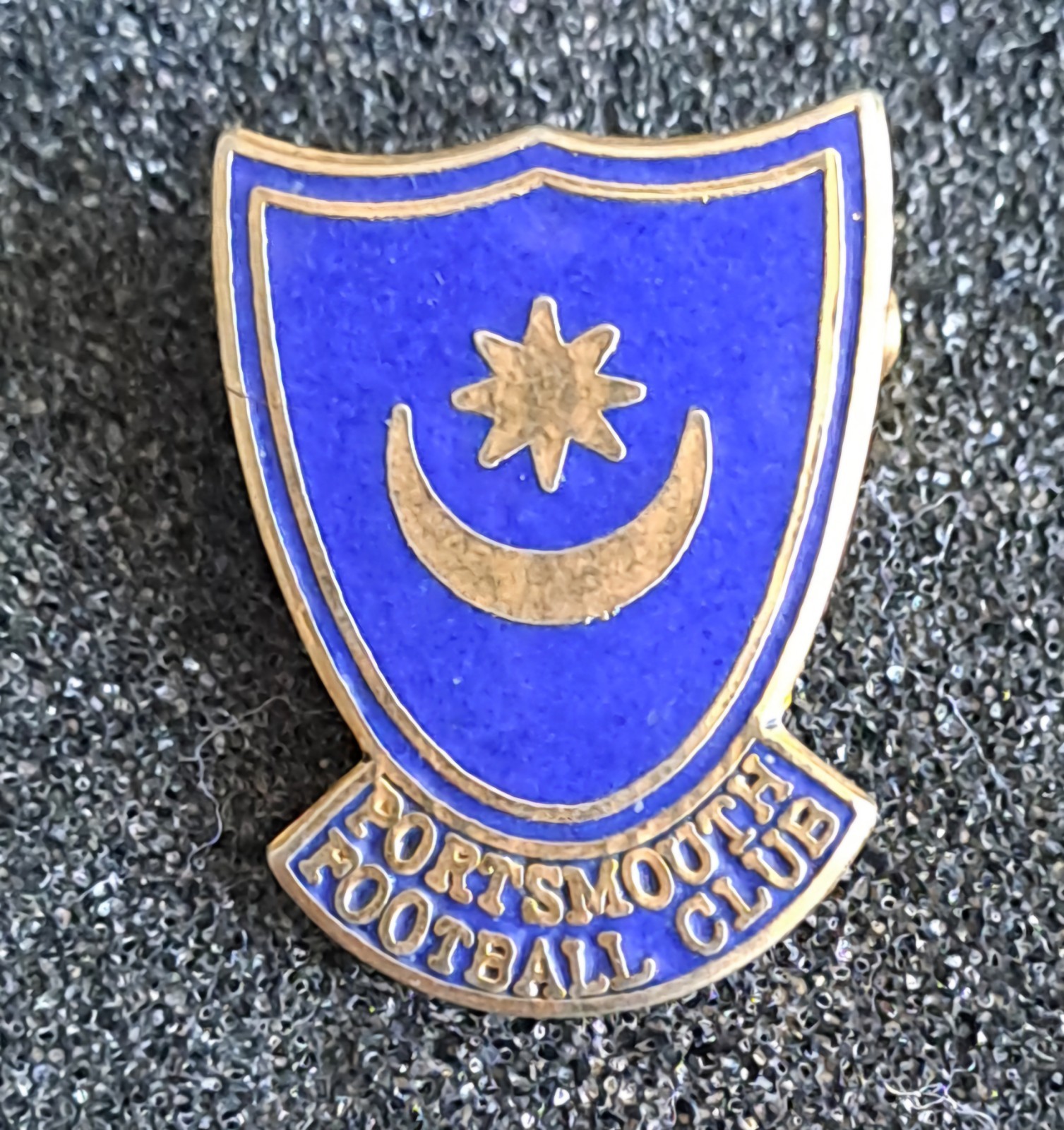 RARE FIND OLD PORTSMOUTH FC VINTAGE ENAMEL PIN BADGE L@@K!!!! for sale on Ebay