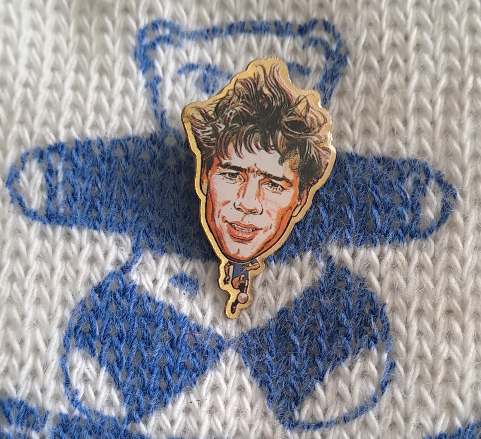 GLASGOW RANGERS ALLY McCOIST LEGENDARY PLAYER PIN BADGE RARE FIND L@@K for sale on Ebay
