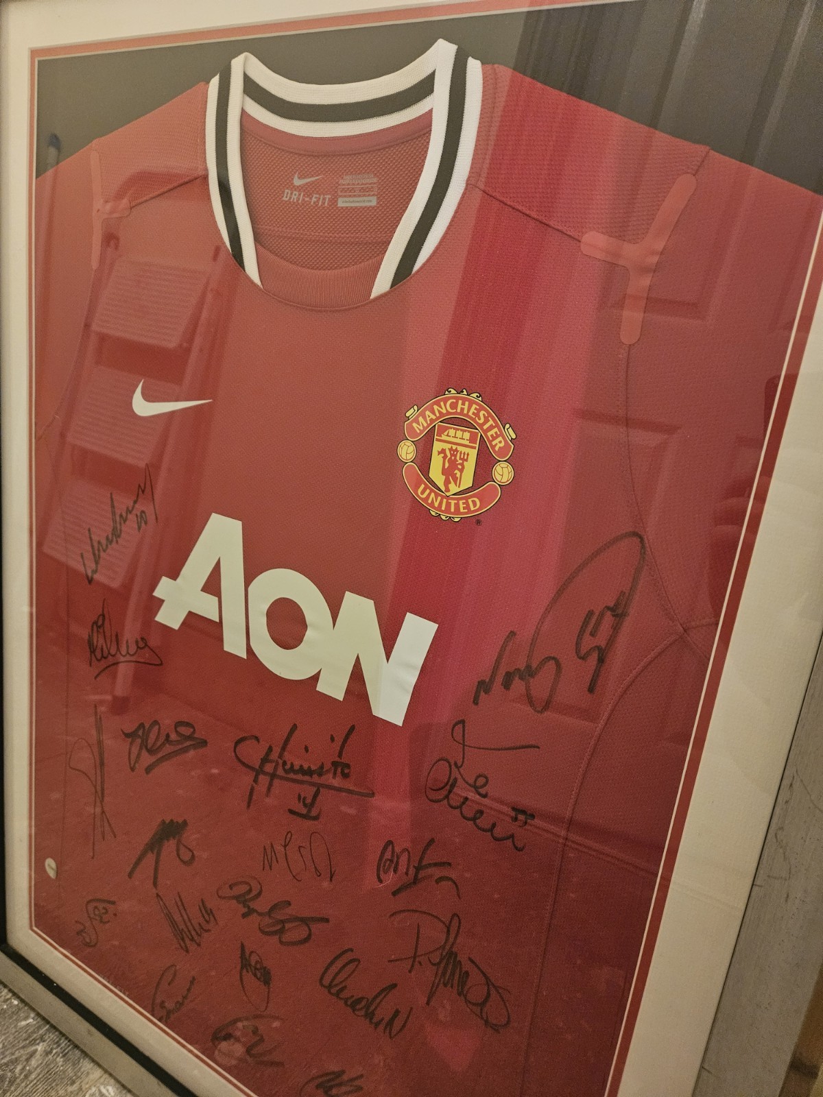 MUFC Hologram COA, Manchester United 2011-2012 Squad Signed Shirt for sale on Ebay