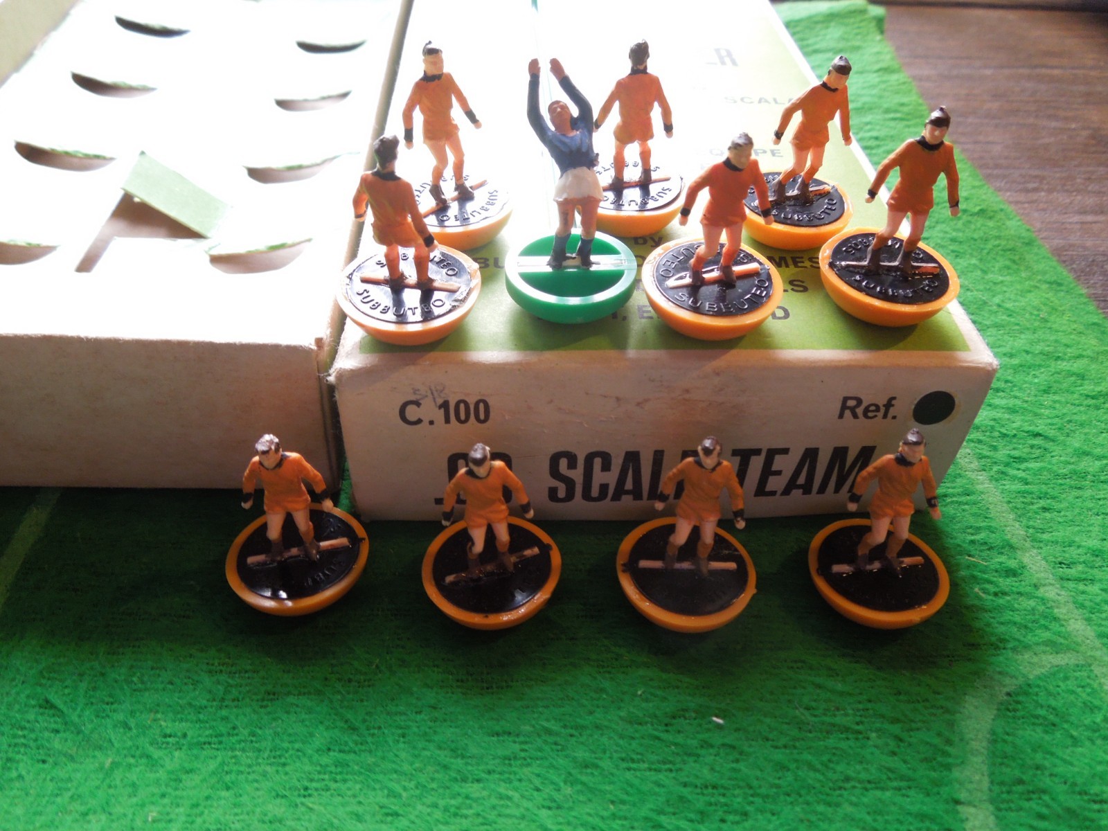 HW SUBBUTEO FOOTBALL  COMPLETE TEAM REF 49 WOLVES, DUNDEE & CAMBRIDGE UTD VGC! for sale on Ebay