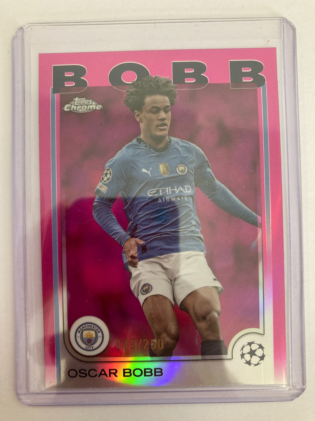 TOPPS CHROME 2025 OSCAR BOBB MANCHESTER CITY PINK REFRACTOR 119/250. for sale on Ebay