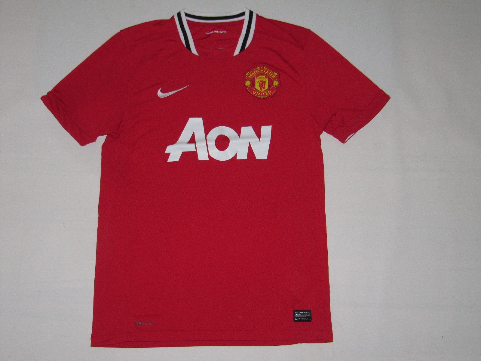 Manchester United Mens Football Shirt Nike Size M Jersey Shirt for sale on Ebay