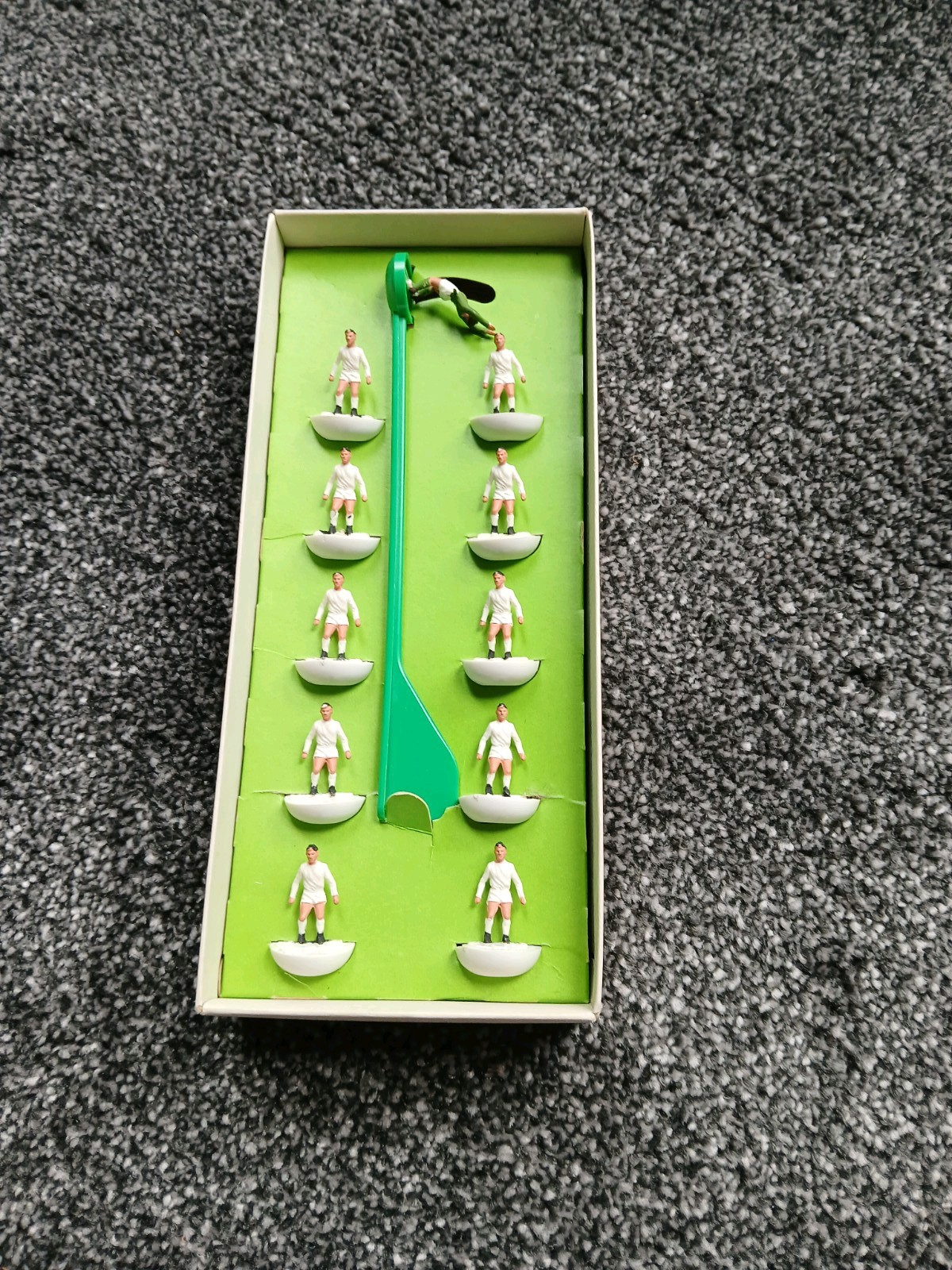 Subbuteo Heavyweight Team Leeds Utd ref 21 for sale on Ebay