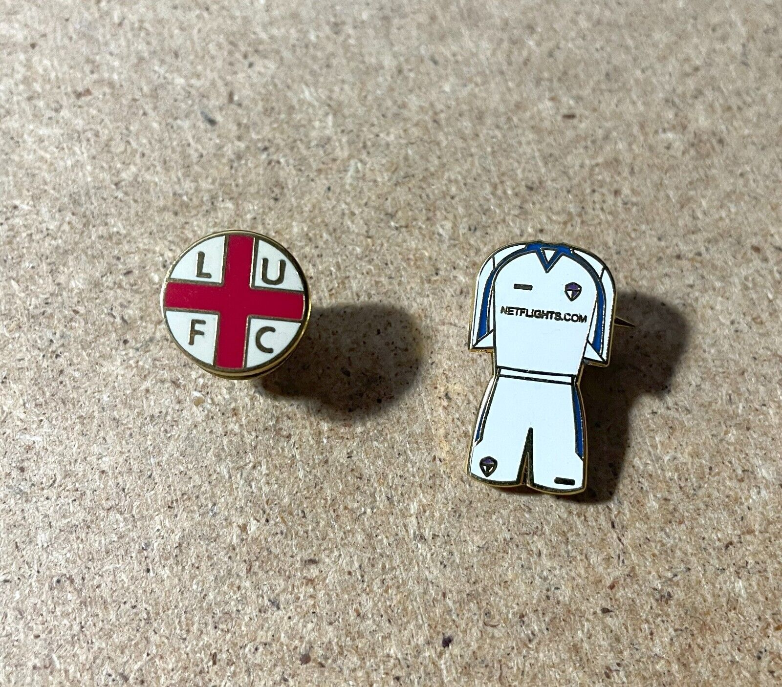 LEEDS UNITED ENAMEL FOOTBALL SUPPORTERS BADGES BADGE for sale on Ebay