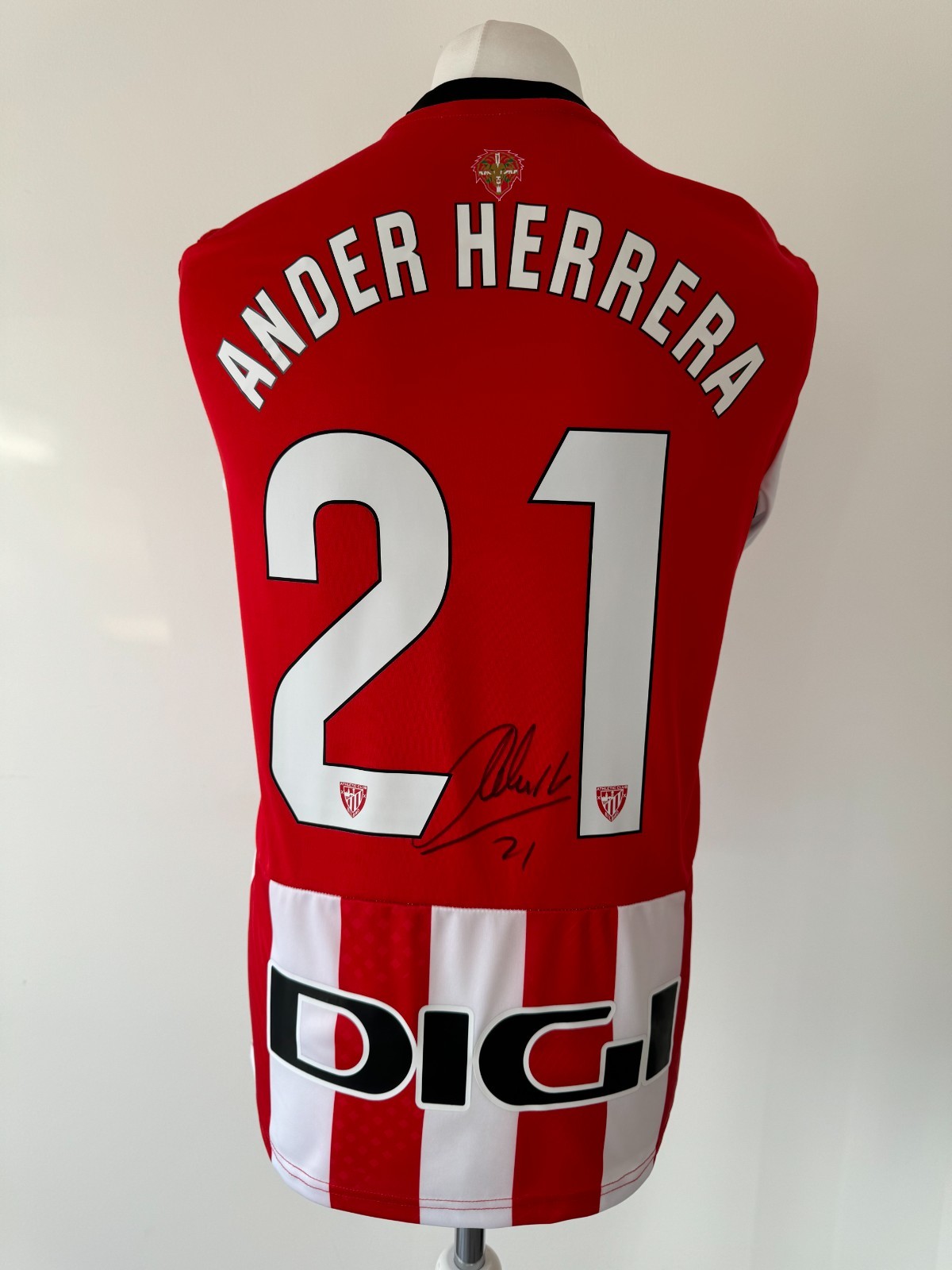 Signed ANDER HERRERA Shirt - Athletic Bilbao -PROOF/COA- Spain Manchester United for sale on Ebay
