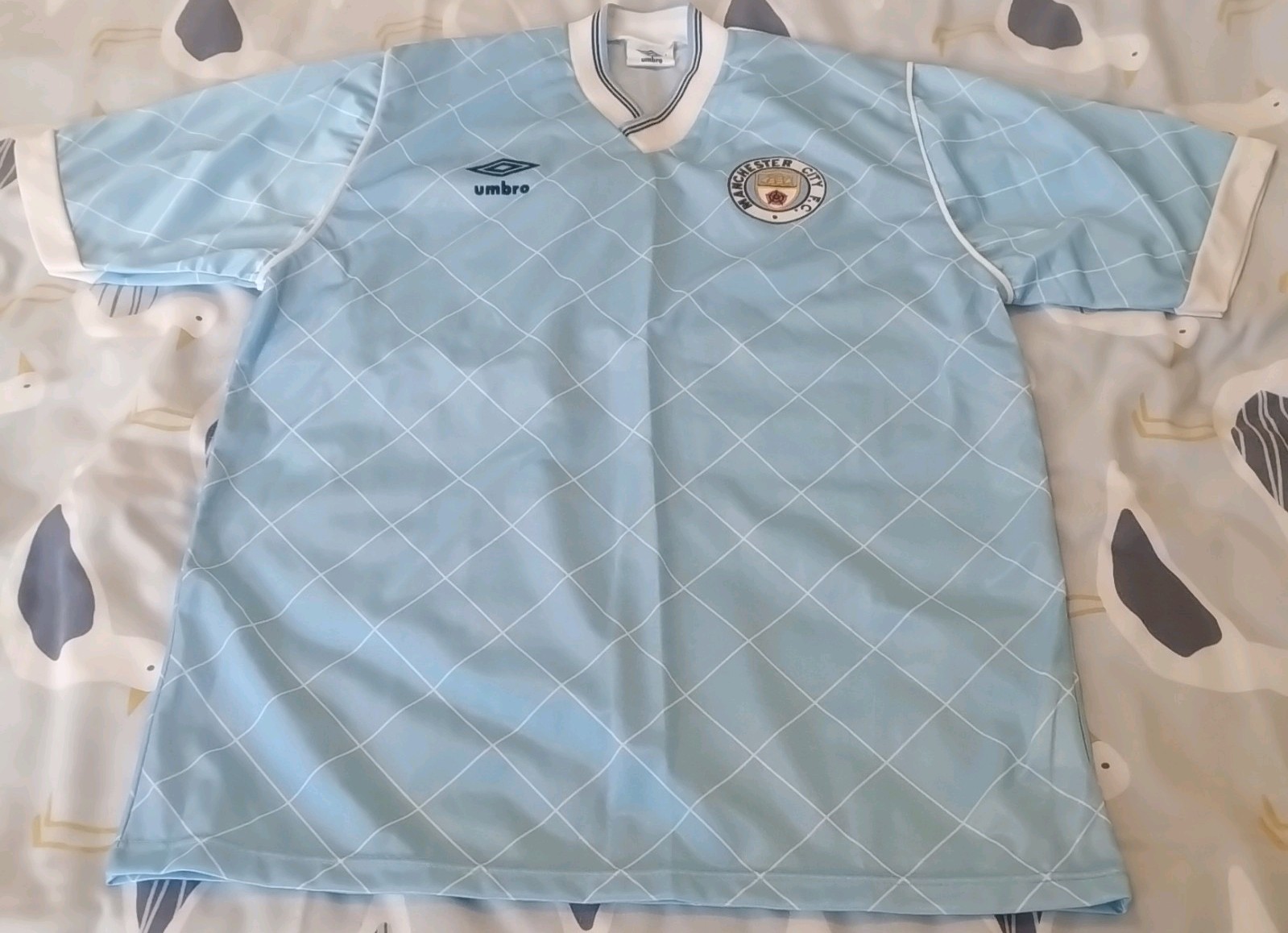 Manchester City. 1988 / 89 shirt. 38