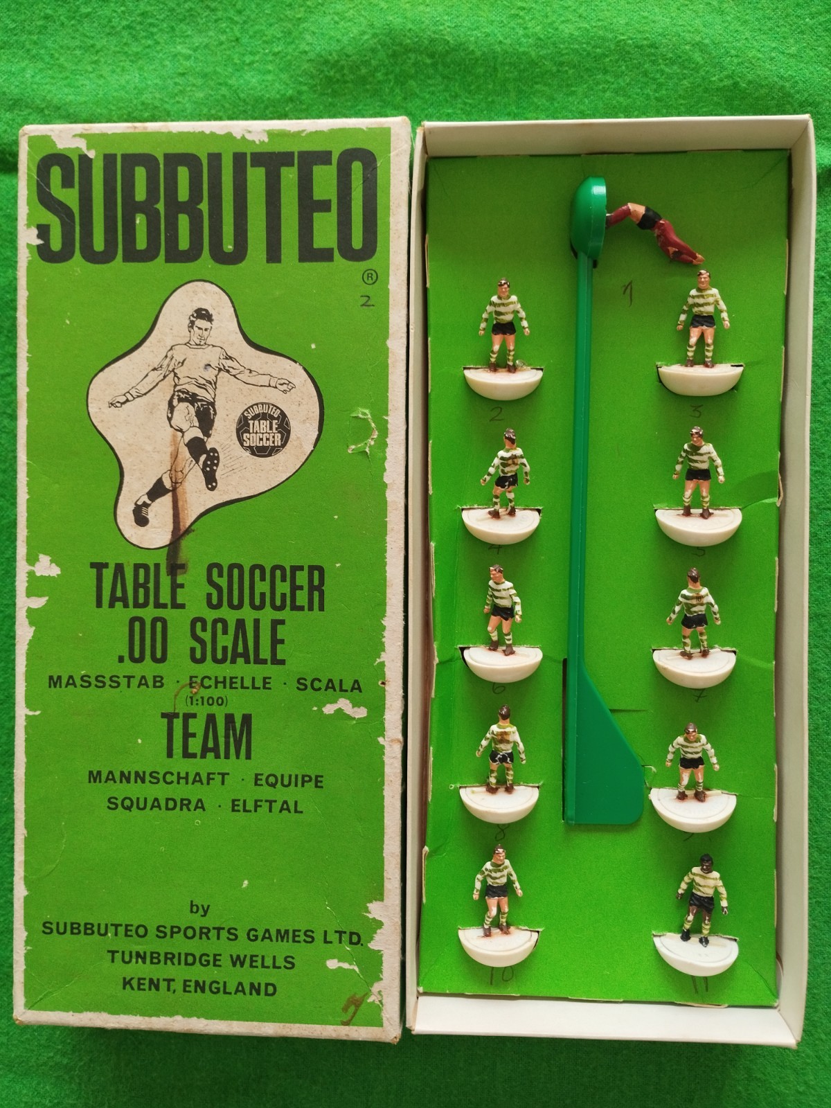 Subbuteo HW 277 Sporting Clube de Portugal Portuguese release colored player for sale on Ebay