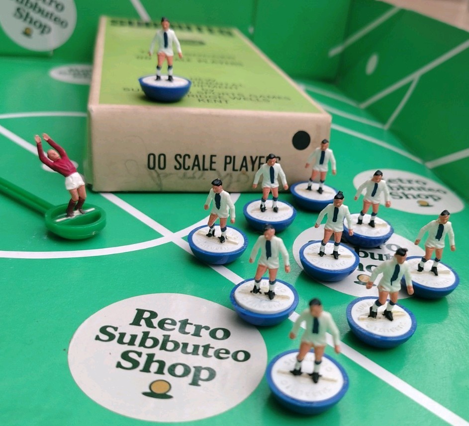 Vintage 70s HW Subbuteo Ref 37 Oldham, Hertha Berlin. Retro Table Soccer Team for sale on Ebay