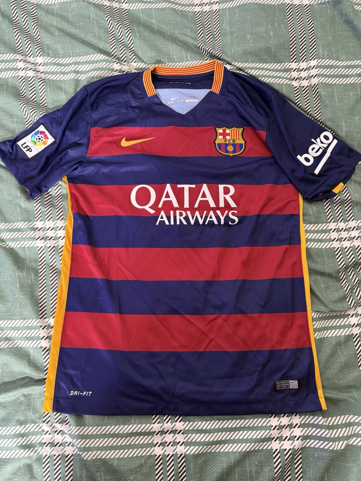 Authentic Barcelona 2015/16 Home Shirt Men’s M Excellent Condition for sale on Ebay