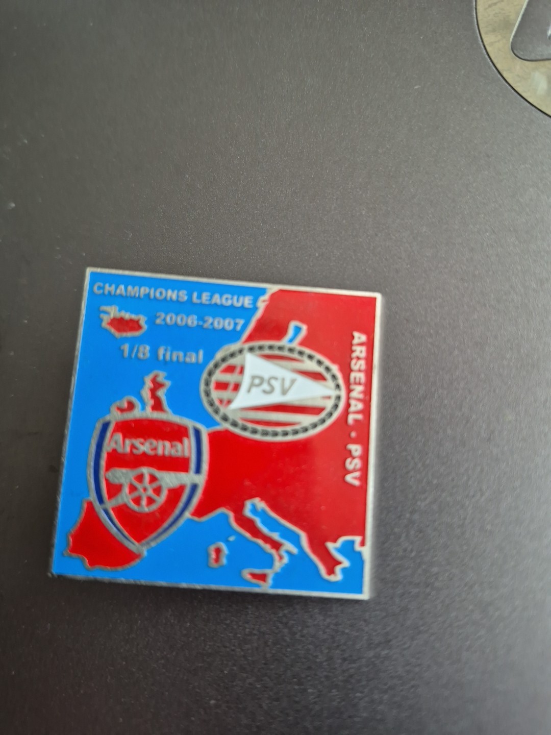 1 ARSENAL v PSV CHAMPIONS LEAGUE 2006-2007. 1/8 Final.  PIN BADGE.  PREOWNED  for sale on Ebay