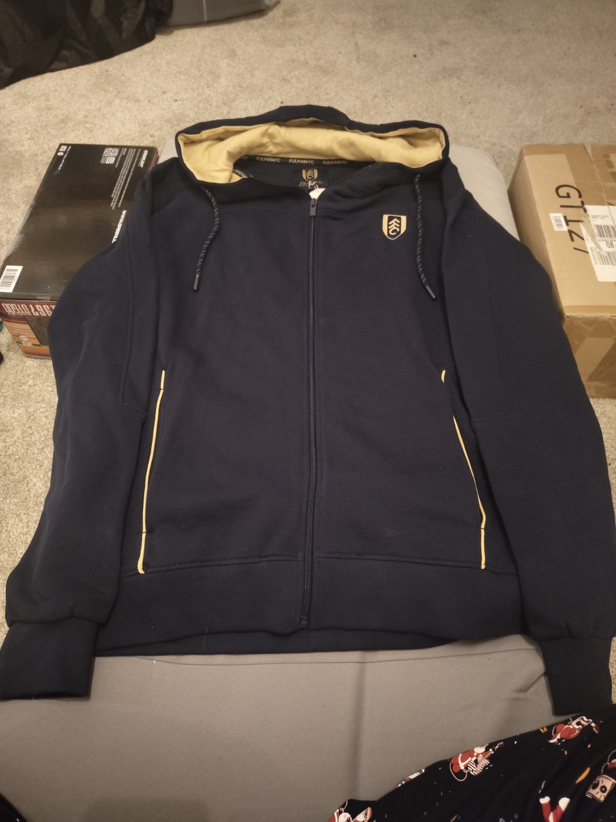 FULHAM FOOTBALL CLUB HOODY JUMPER TOP L  for sale on Ebay