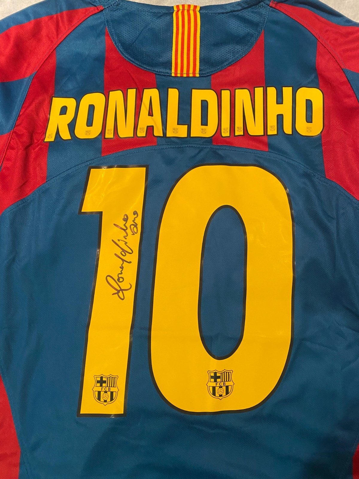 Ronaldinho Hand Signed Retro Barcelona 2005 CL FINAL #10 Jersey & Certified COA for sale on Ebay