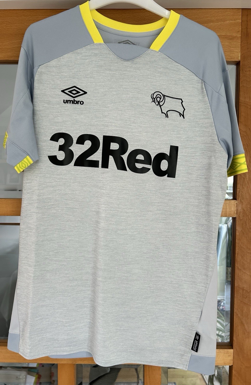 Derby County Umbro Third Shirt 2018/19, Size Medium In Very Good Condition for sale on Ebay