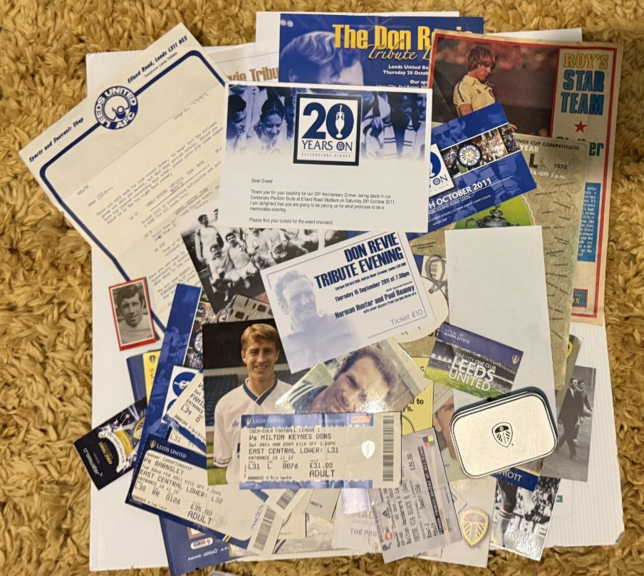 LARGE JOB LOT LEEDS UNITED MEMORABILIA VARIOUS ITEMS INC SIGNED UTD for sale on Ebay