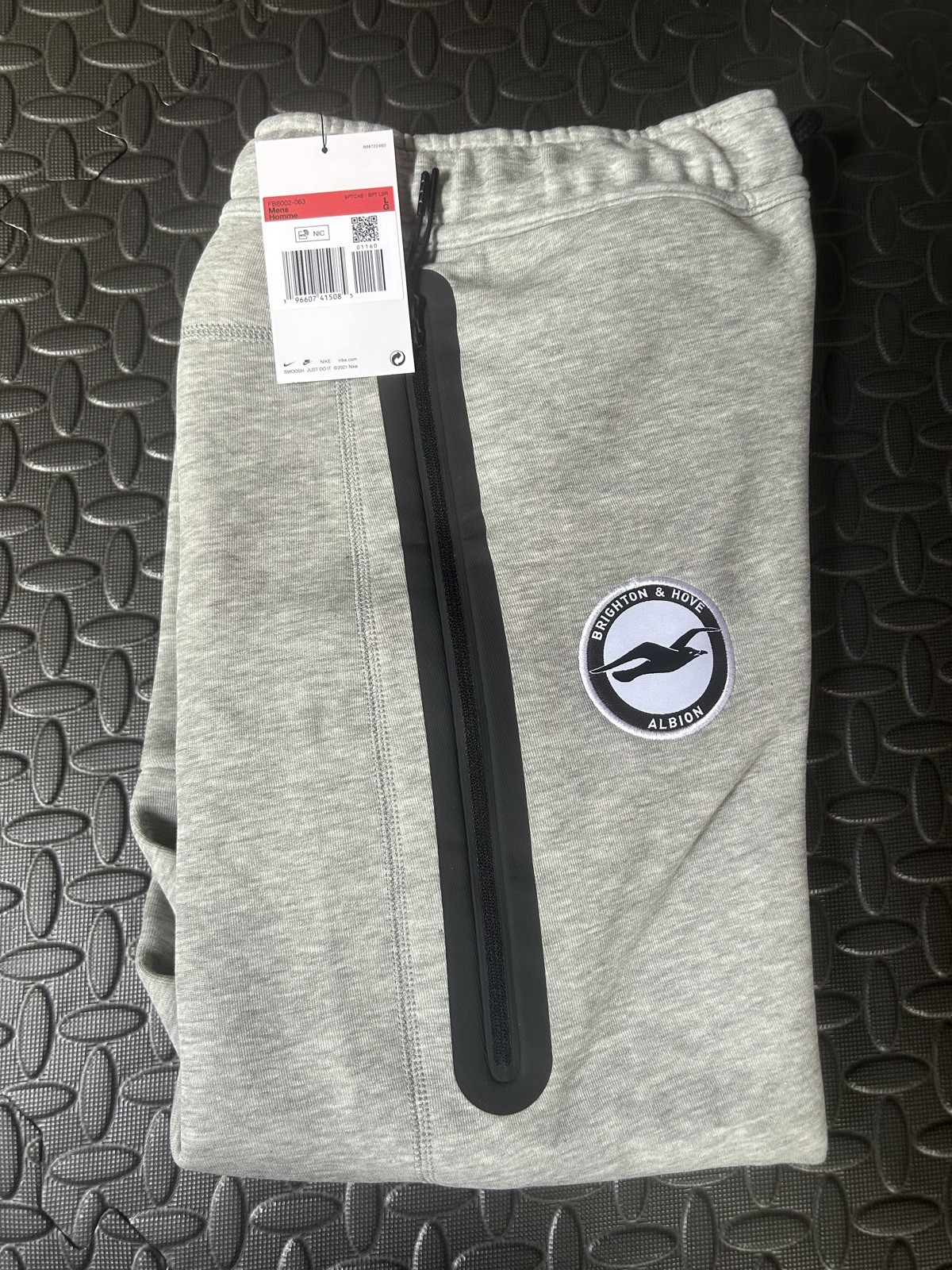 Brighton And Hove Albion Nike Mens Large  Tracksuit Bottoms Brand New with Tags for sale on Ebay