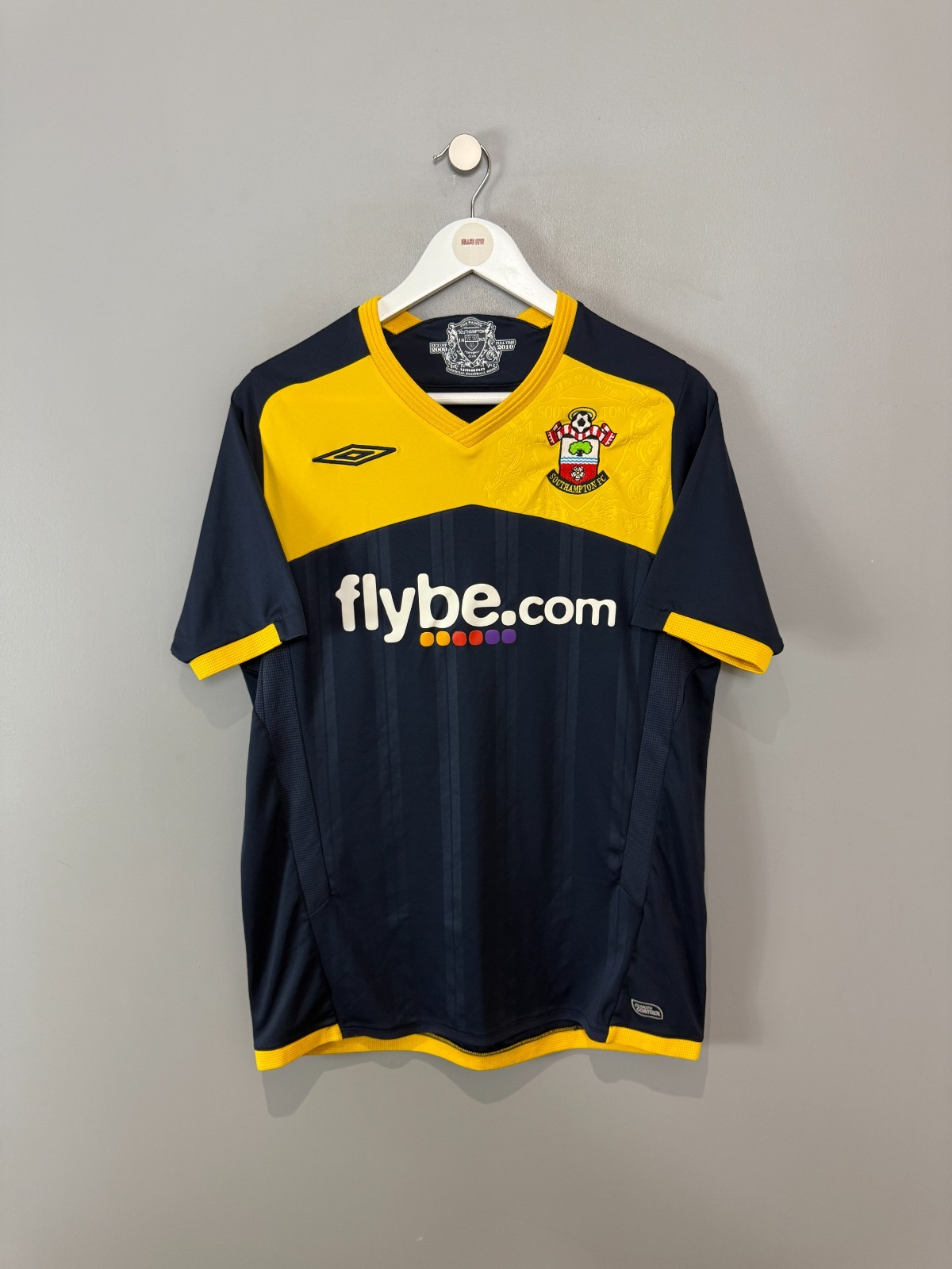 SOUTHAMPTON 2009/10 AWAY SHIRT (size M)  UMBRO ORIGINAL VINTAGE FOOTBALL SHIRT for sale on Ebay