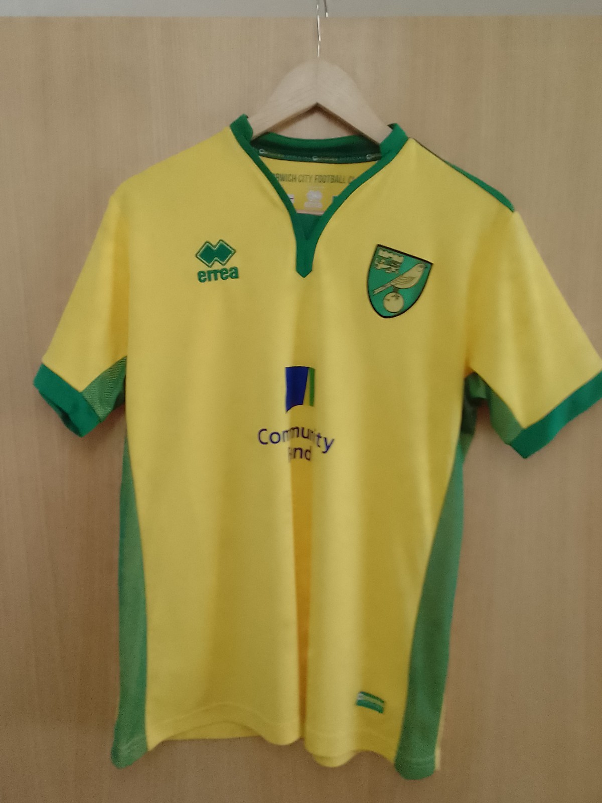 Norwich City F.C. Errea Home Shirt 2016-17 Size Medium Short Sleeve Excellent for sale on Ebay