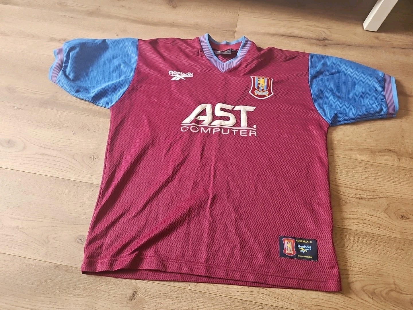 aston villa shirt Size 42