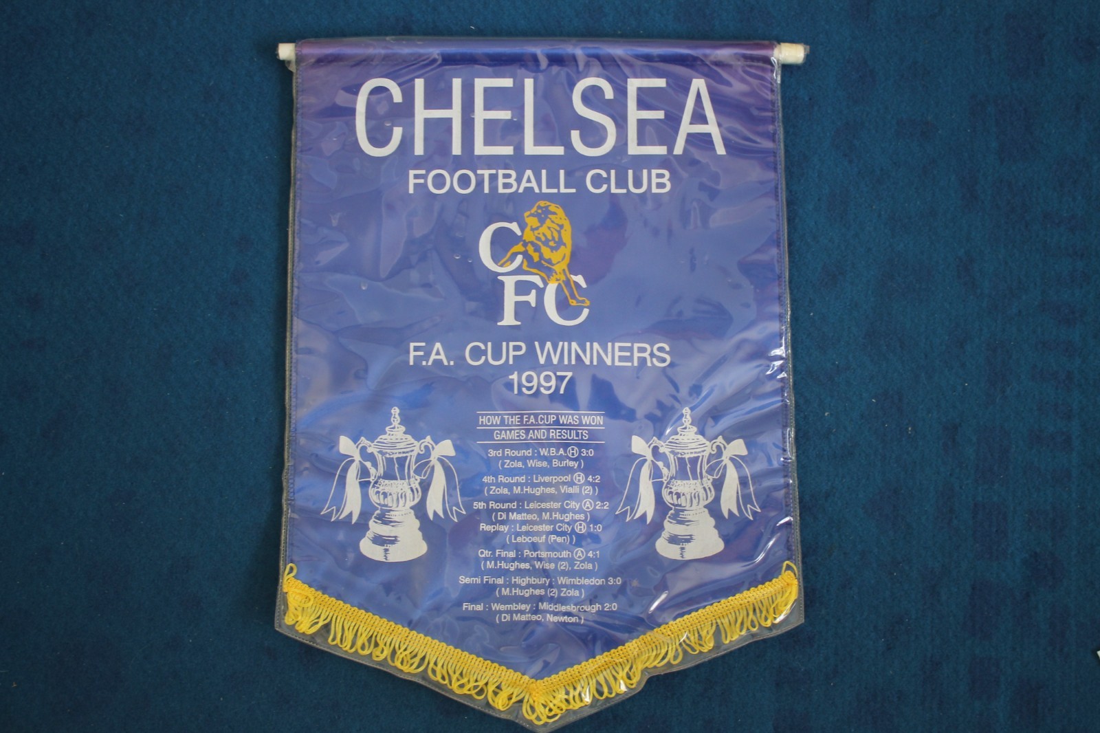 (934) CHELSEA FOOTBALL CLUB  WINNERS PENNANT FA CUP WINNERS 1997 for sale on Ebay
