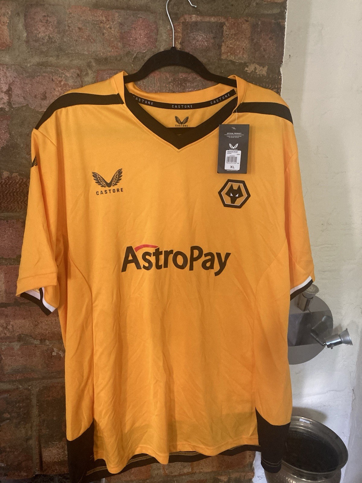 Wolves 2022-23 Home Shirt Castore Size XL Excellent Condition for sale on Ebay