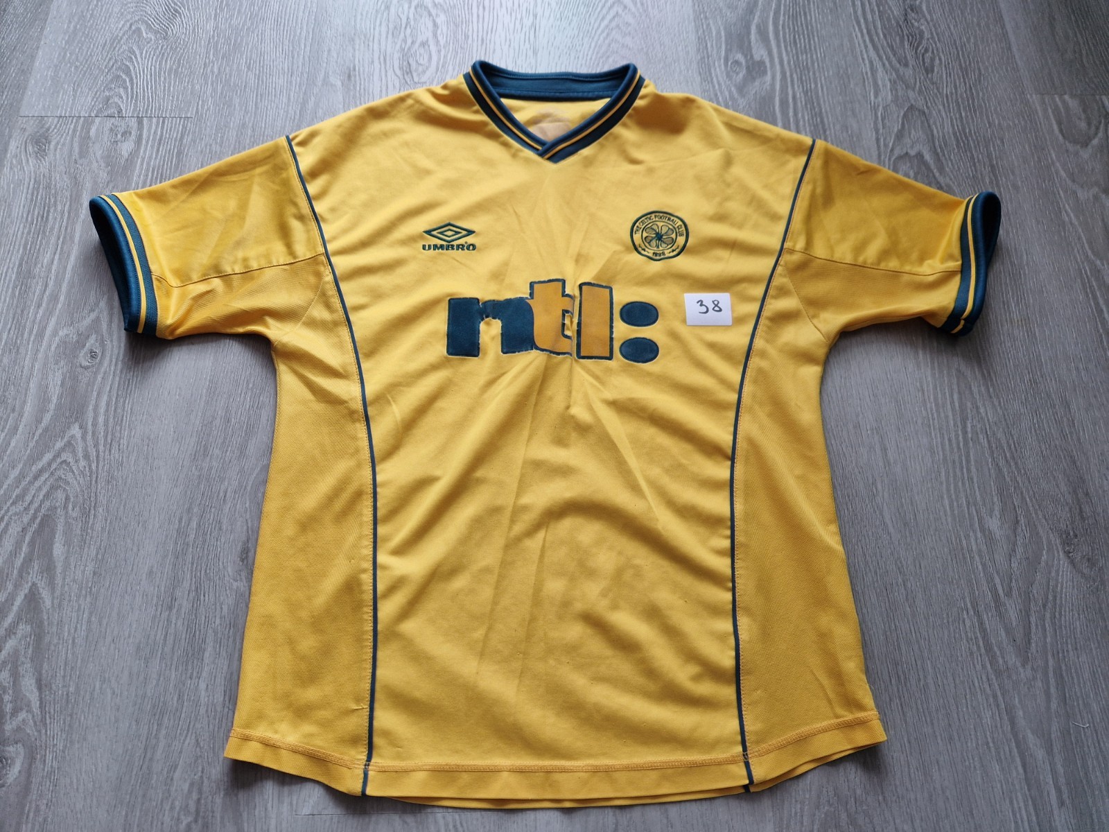Mens Umbro Celtic Away football shirt 2000 - 2001 Size M for sale on Ebay