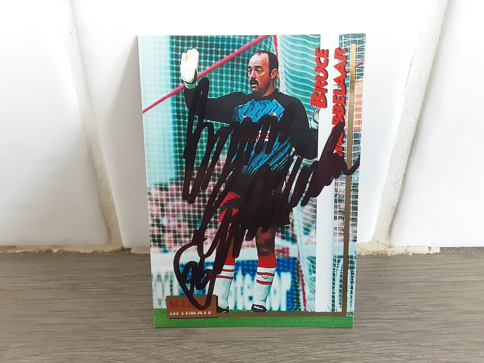 SOUTHAMPTON - BRUCE GROBBELAAR Signed Merlin Ultimate 95/96 Football trade card  for sale on Ebay