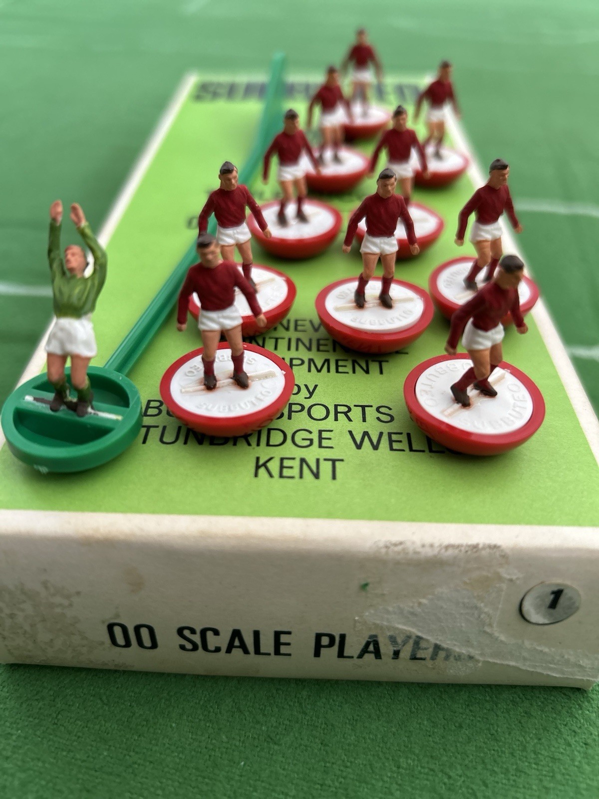 Subbuteo Heavyweight Team Ref 1 Nottingham Forest for sale on Ebay