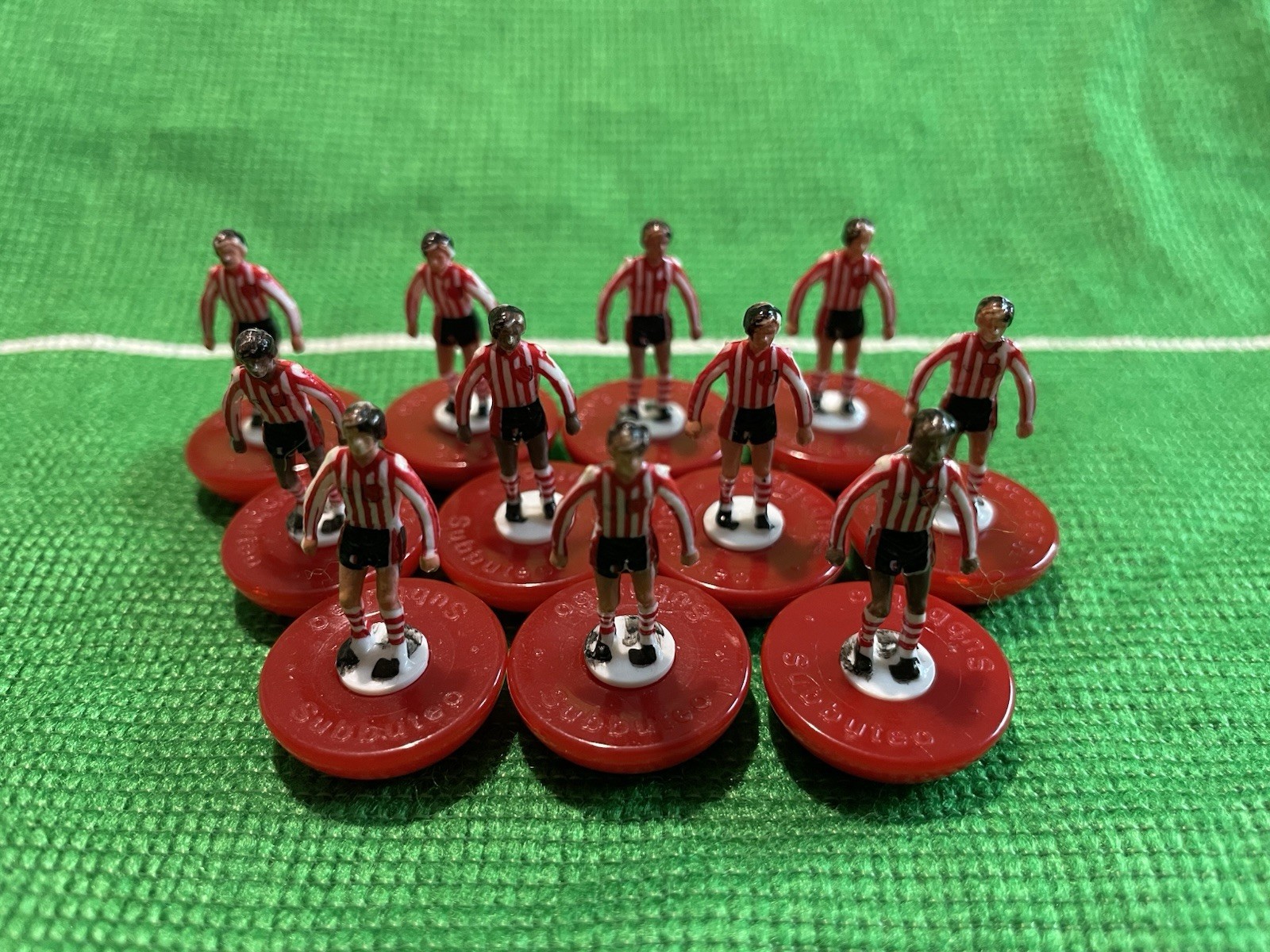 Subbuteo Sheffield United LW Players. 11 Players No Damage for sale on Ebay
