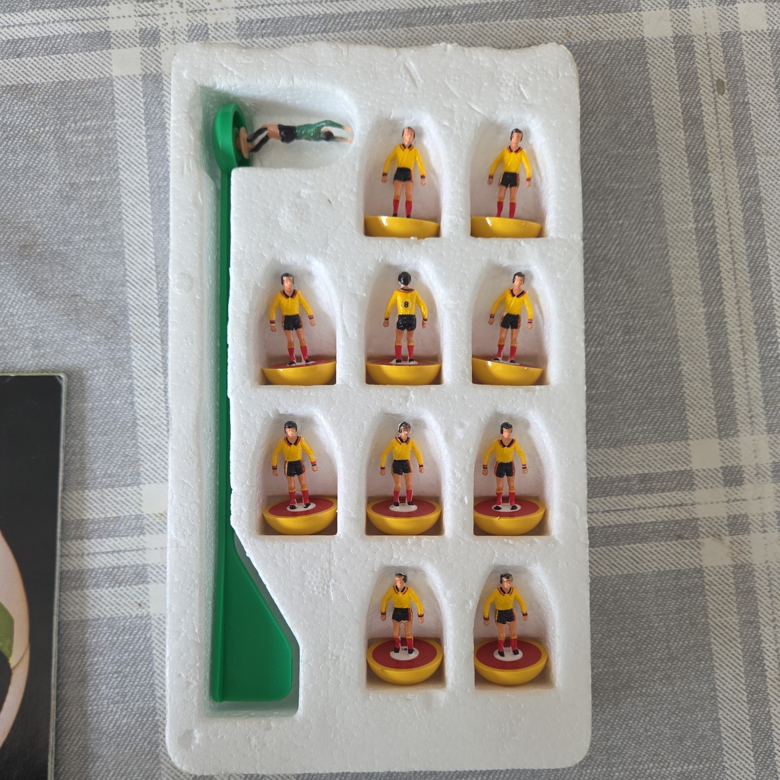 Subbuteo Watford 687 Vintage LW Lightweight Team in Tray for sale on Ebay