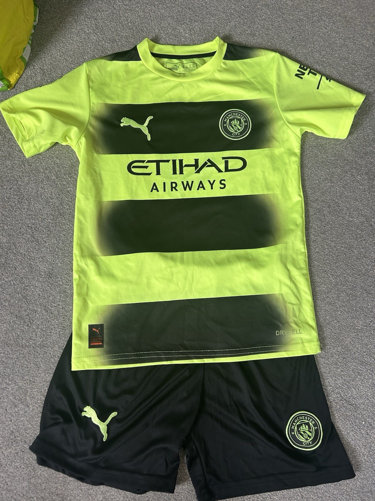 Kids Manchester City Football Kit Age 10-11 Yellow And Black for sale on Ebay