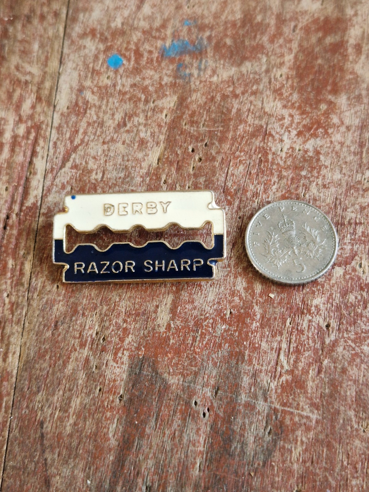DERBY COUNTY  F C - VINTAGE RAZOR SHARP COLLECTABLE  FOOTBALL Pin BADGE for sale on Ebay