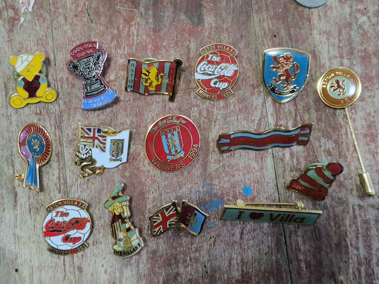 ASTON  VILLA  F C  - MIX OF 90's  VINTAGE  COLLECTABLE  FOOTBALL Pin BADGES for sale on Ebay