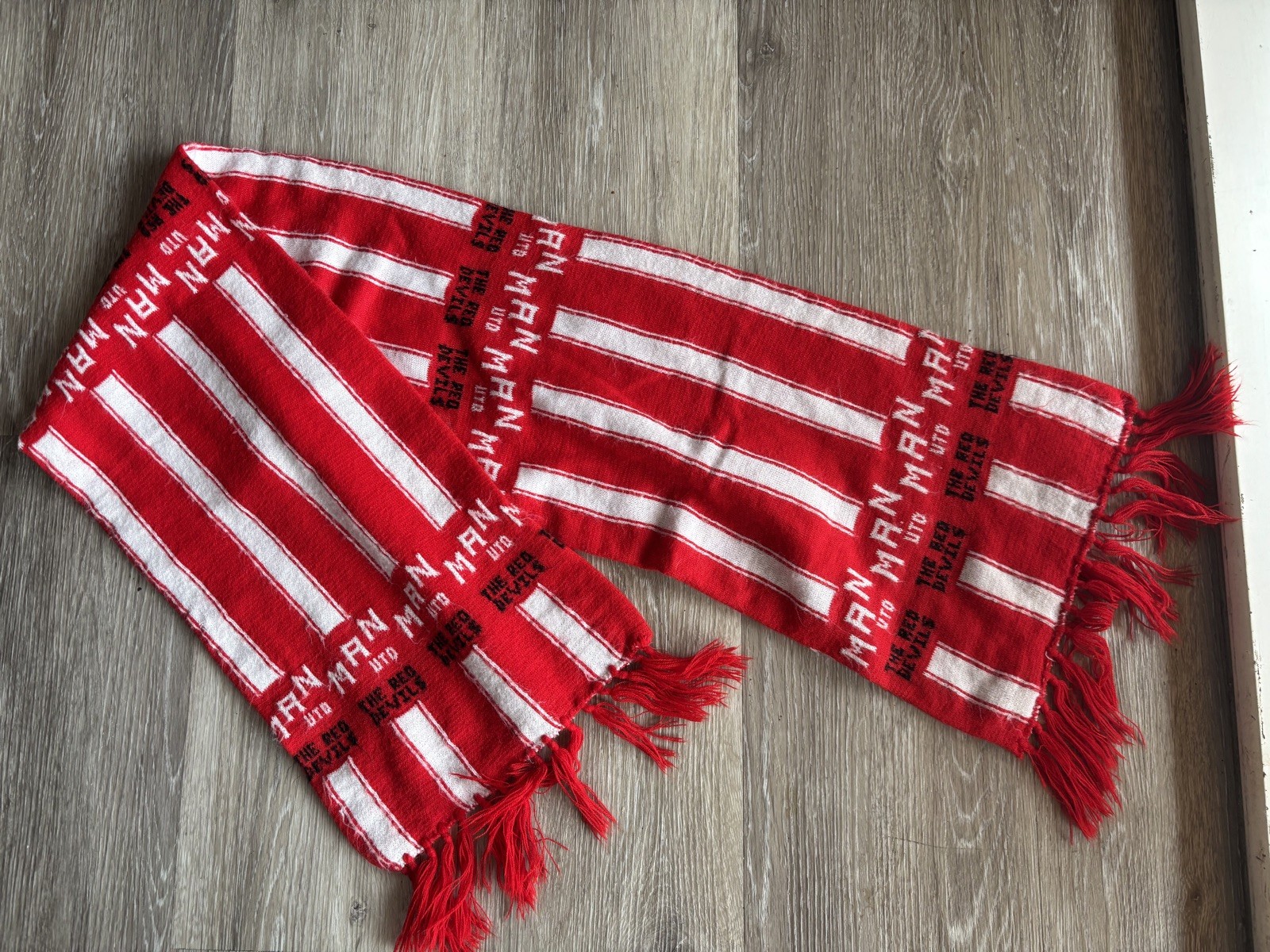 VINTAGE ORIGINAL MANCHESTER UNITED MAN UTD 1970s FOOTBALL SCARF OLD TRAFFORD  for sale on Ebay