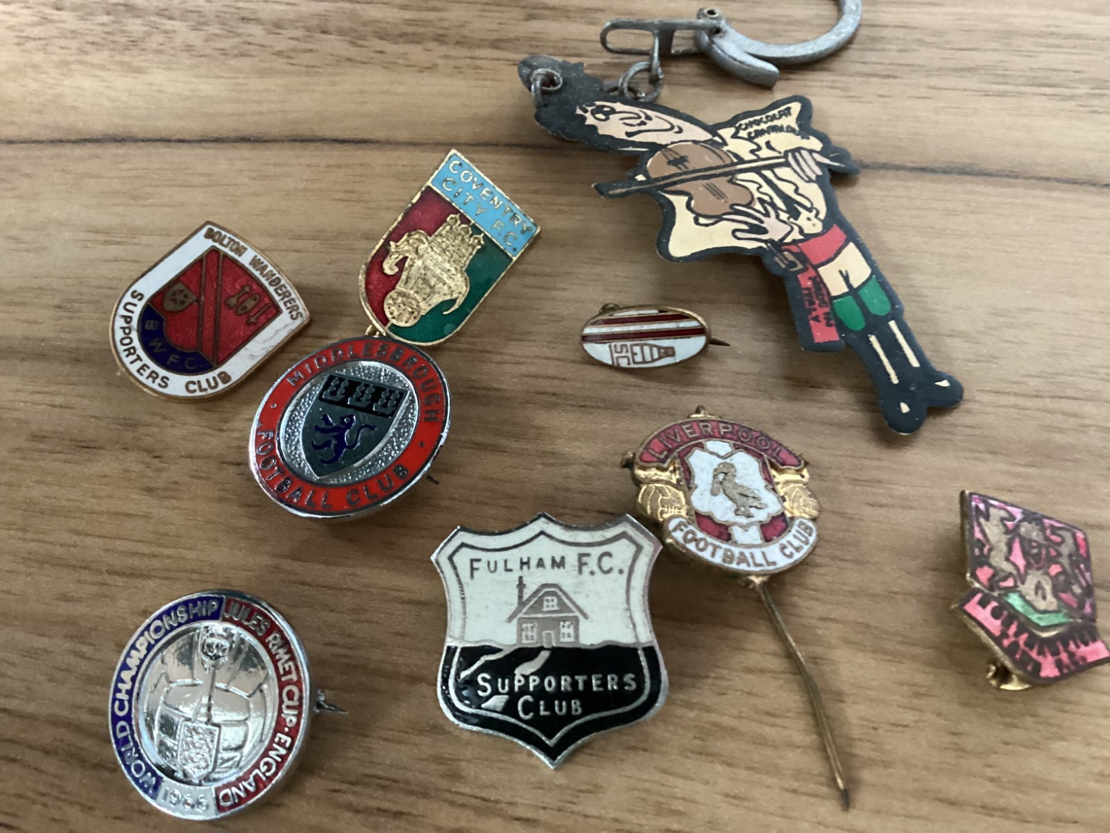FOOTBALL BADGES BUNDLE WORLD CUP 1966 ENGLAND  , LIVERPOOL , FULHAM 1960 s ETC for sale on Ebay
