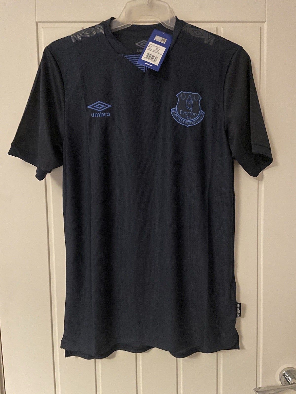 Everton Football Shirt Bnwt Size Medium Men’s for sale on Ebay
