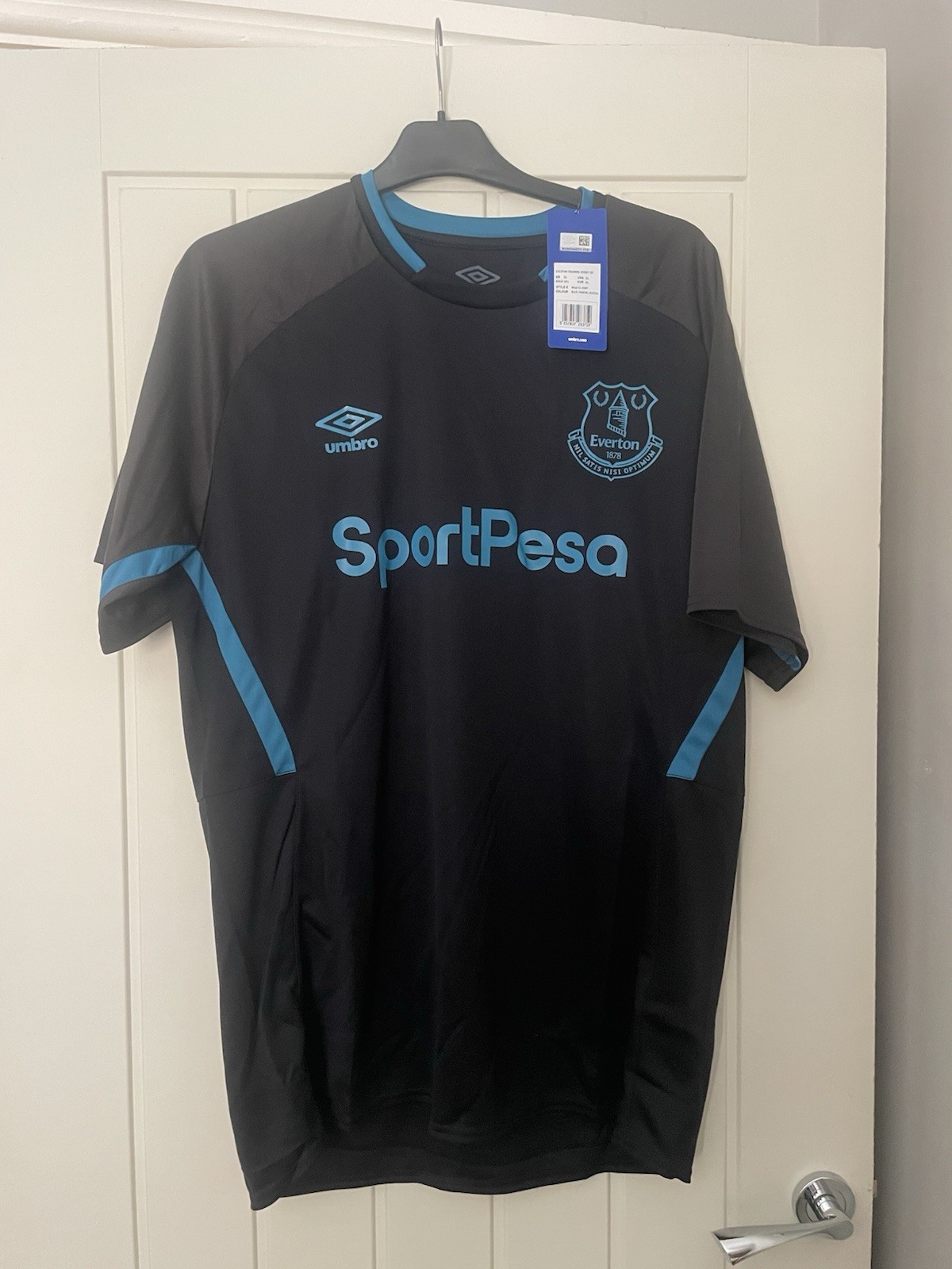 Everton Football Training Shirt Bnwt Size XL Men’s for sale on Ebay