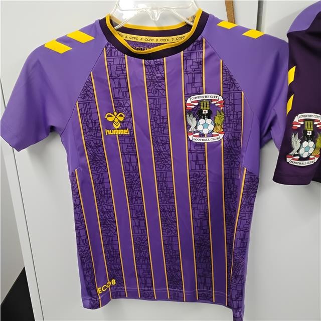 Coventry city 2022/23 kids away shirt with shorts. Age 8yrs for sale on Ebay