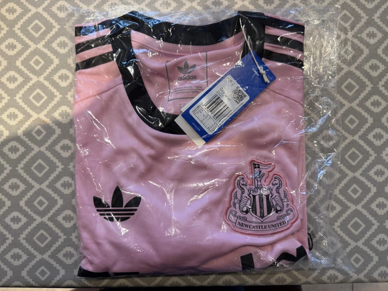 Adidas Newcastle United Pink Trefoil Goalkeeper Football Shirt BNWT Size XL for sale on Ebay